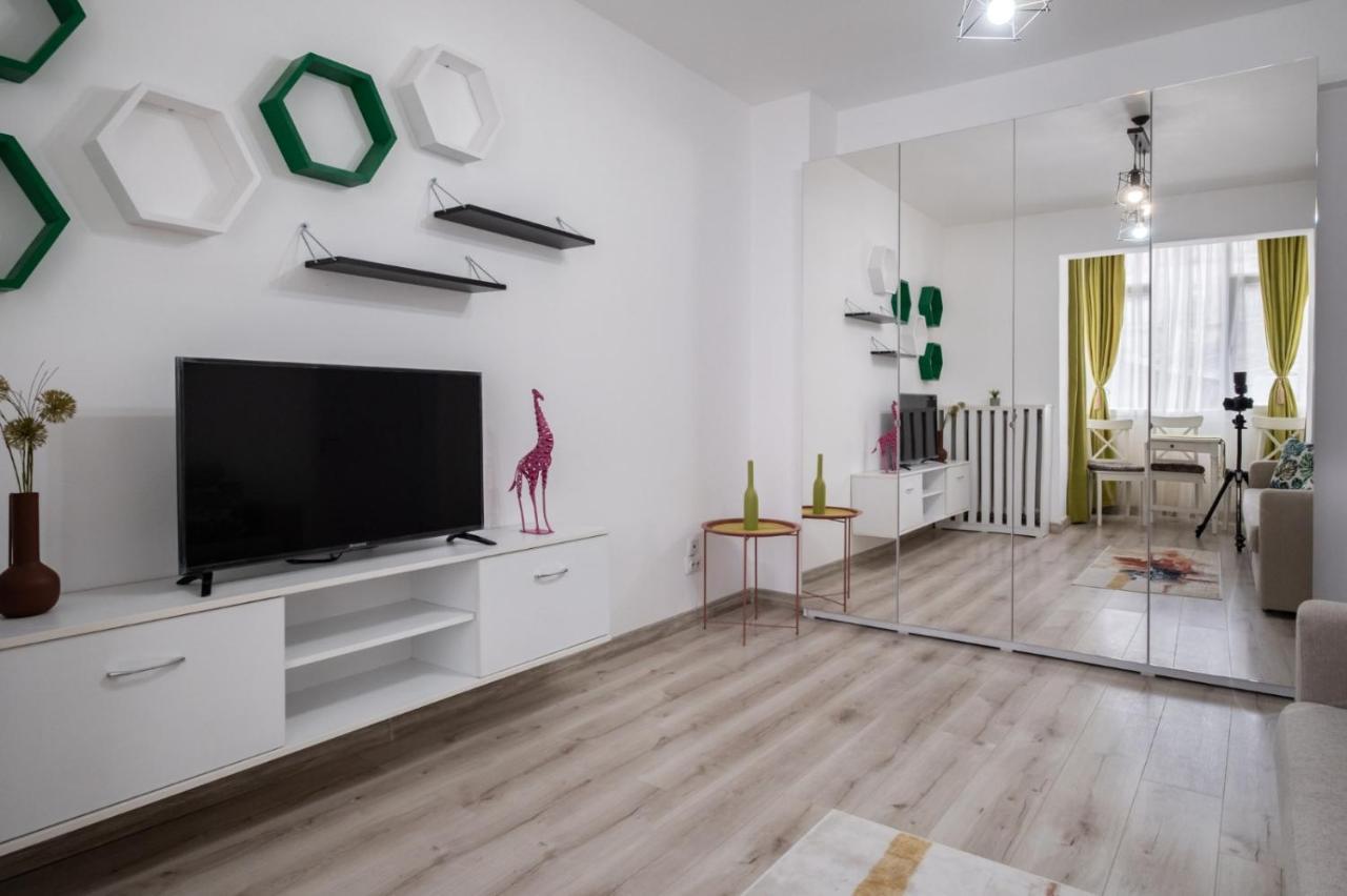 Laroka House Cosy And Modern Apartment Universitate-City Centre Бухарест Экстерьер фото